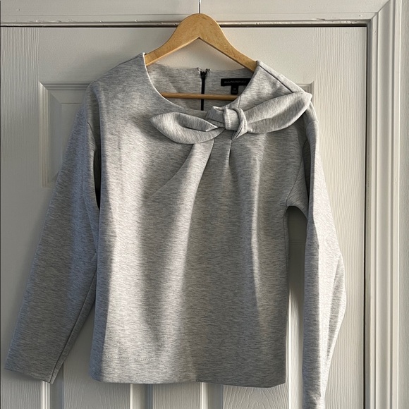 Banana Republic Tops - Banana Republic thermal Gray Long Sleeve Top with Knot Detail👚⛷️🌺
